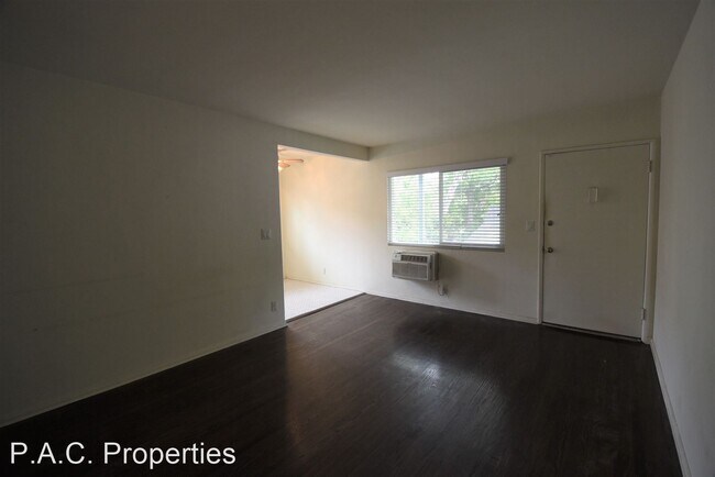 Building Photo - 1 br, 1 bath Apartment - 11054 Otsego Stre...