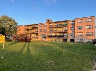 Building Photo - 1391 WILSON COURT APARTMENTS