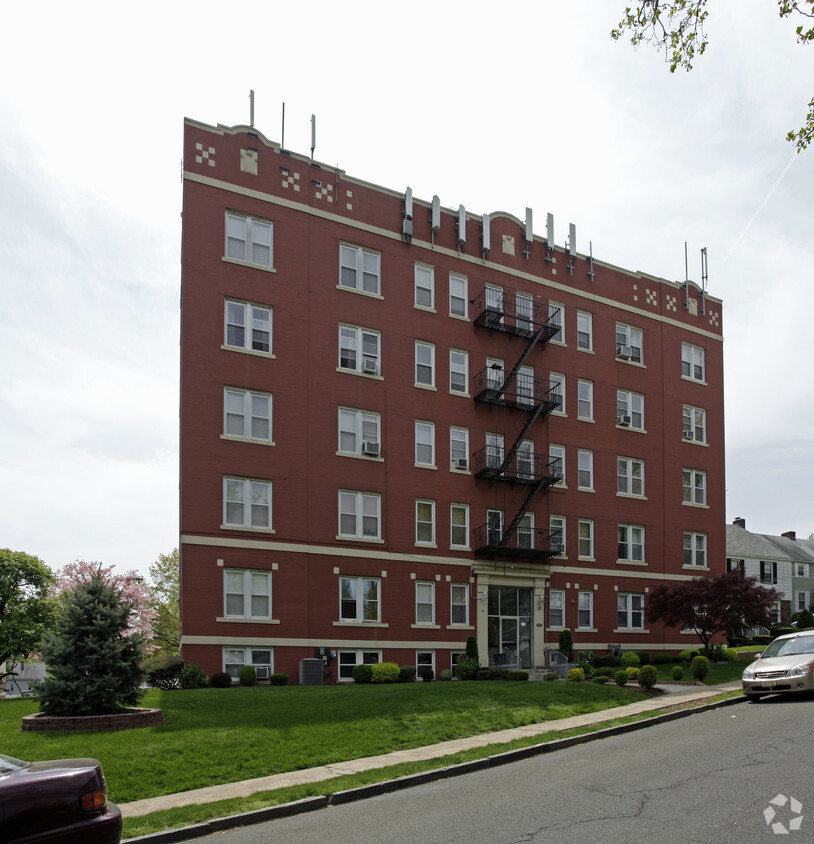 Building Photo - 293 Chestnut St