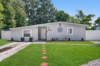Building Photo - 1221 Elinore Dr
