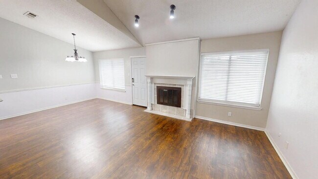 Foto del edificio - Step into comfort and convenience with this beautifully designed two-story home!