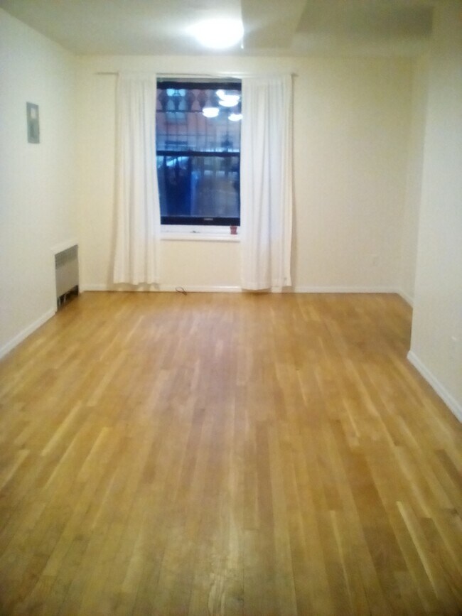 Building Photo - 224 Cumberland St
