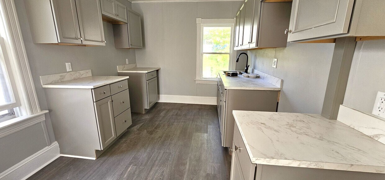 Foto principal - 410 St Paul St