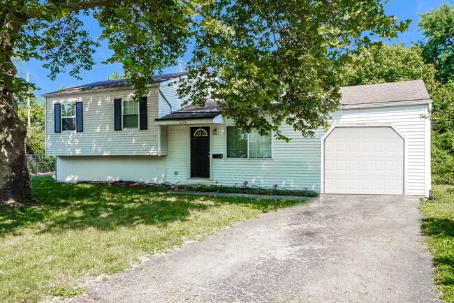 Building Photo - 3208 Sundale Rd