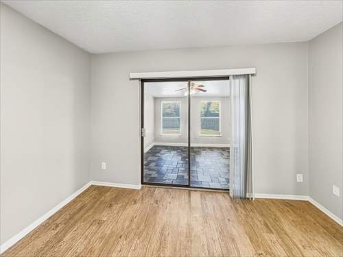 Foto del edificio - 951 Waverly Dr