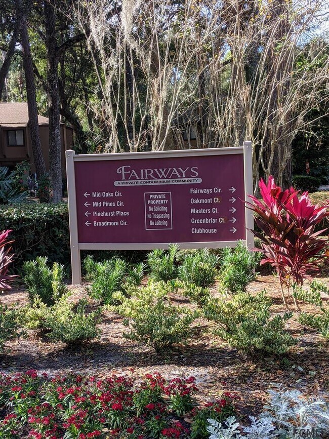 Foto del edificio - 15 Fairways Cir