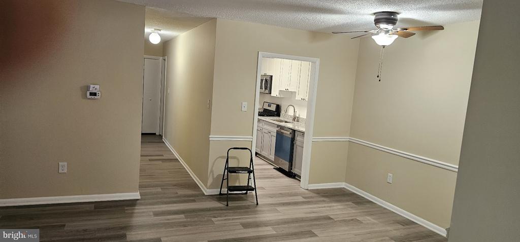 Primary Photo - 10725 West Dr