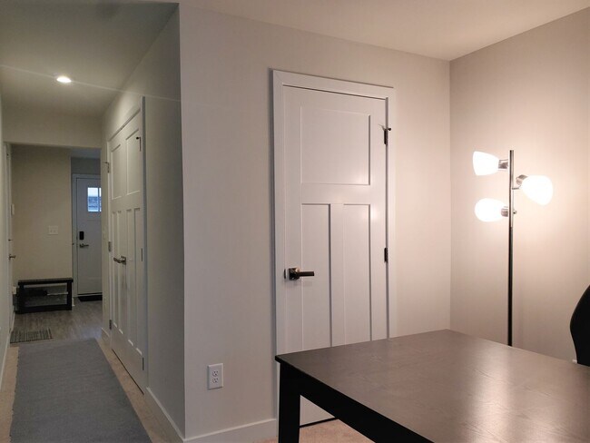 Foto del edificio - 594 Westport St