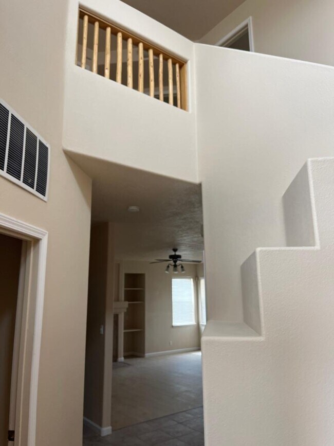 Building Photo - 6715 Tesoro Pl NE