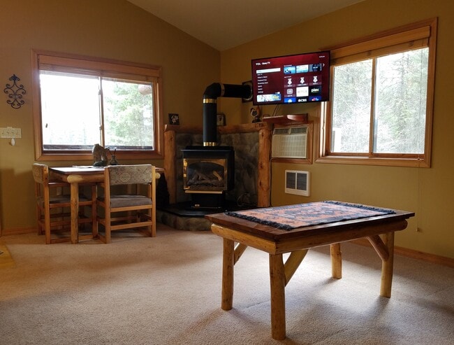 Building Photo - 223 Magnesia Creek Ln