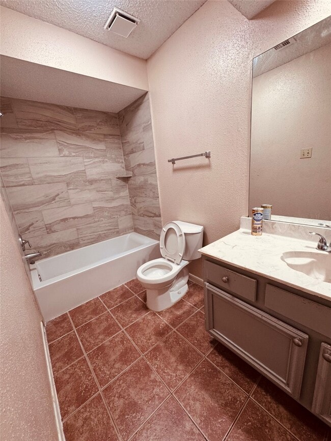 Building Photo - 14810 Rancho Vista Dr Building Photo - 14810 Rancho Vista Dr