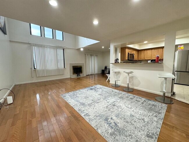 Foto del edificio - 819 Topsail Ln