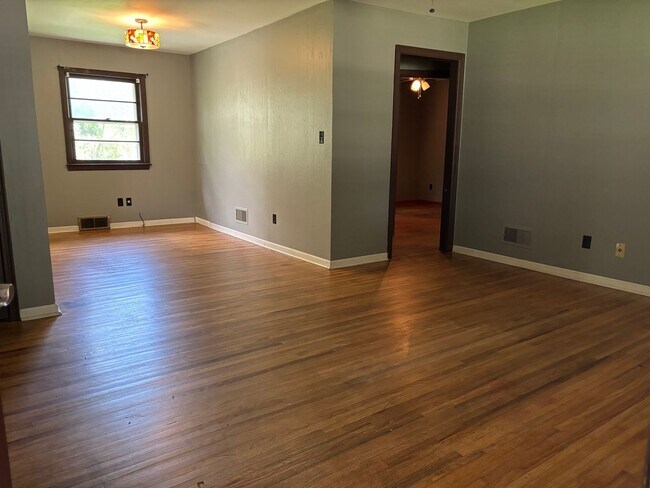 Foto del edificio - Great family 3 Bedroom 1 bath