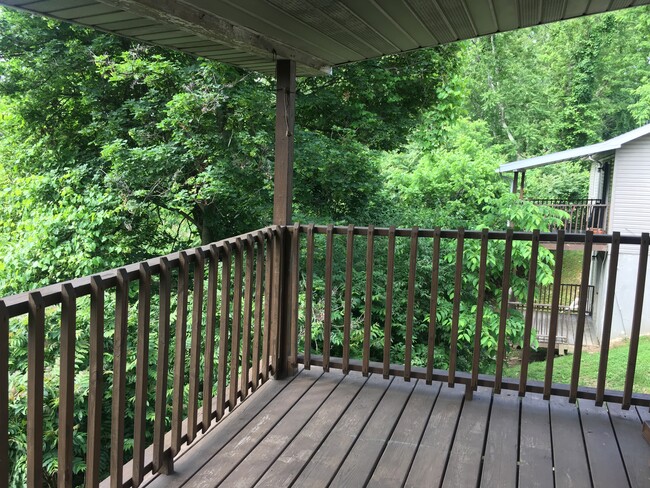 Private decks, woods - 365 Gilmore St