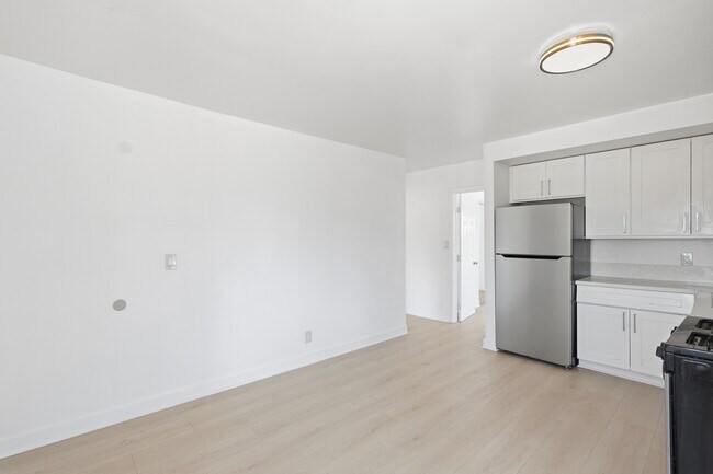 Foto del edificio - 1805 W 80th St