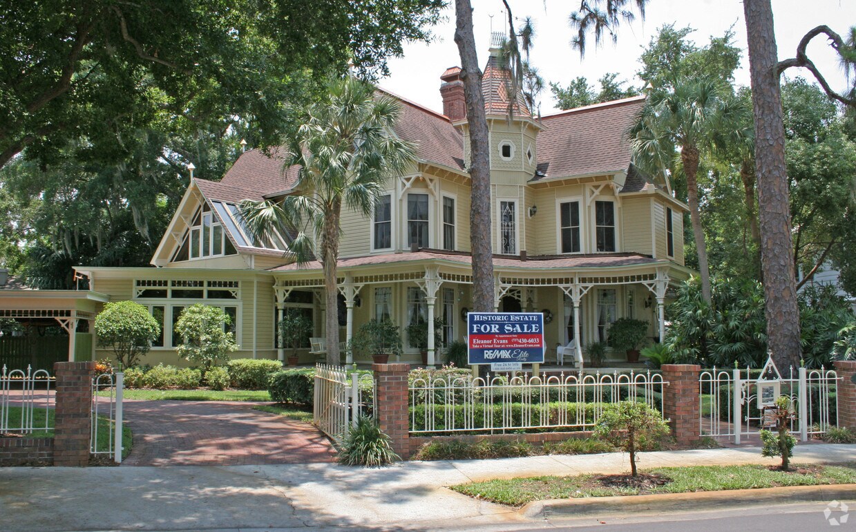 105 S Spring Blvd, Tarpon Springs, FL 34689 Apartments in Tarpon