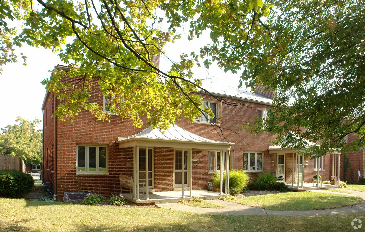 Foto del edificio - 1750-1756 Northwest Blvd