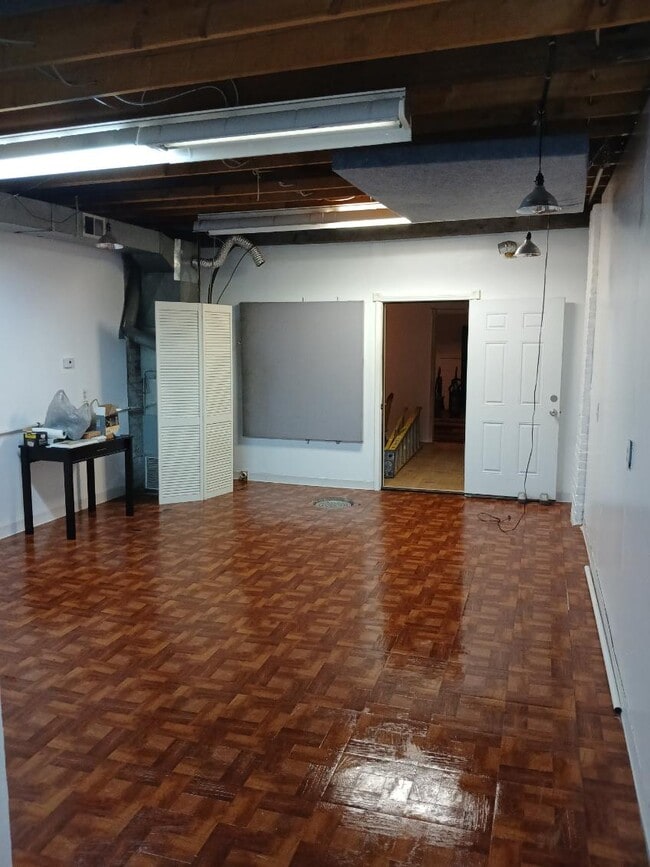 Building Photo - 2210 Murray Hill Rd