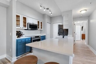 Building Photo - 7302 Myrtlewood Cir W
