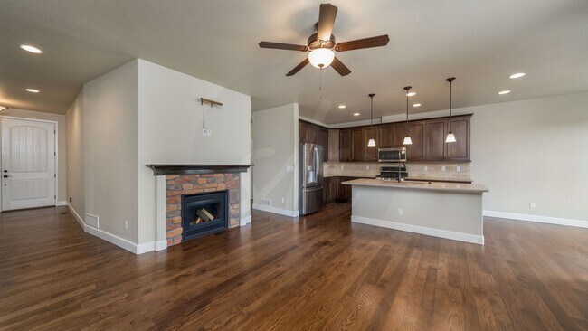 Building Photo - Stunning 4 Bedroom Patio Home in Flying Horse