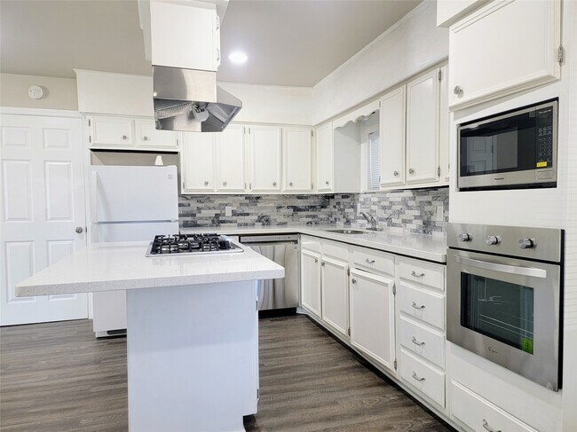 Foto del edificio - 6715 Gwyneth St