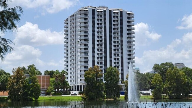 Torre del lago del parque - 400 E Colonial Dr
