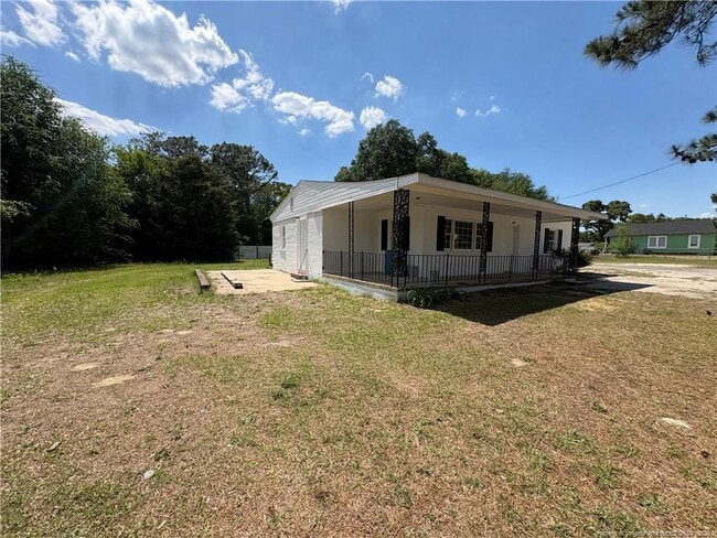 Building Photo - 2690 Belhaven Rd