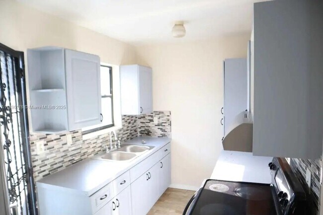 Foto del edificio - 1178 NE 111th St