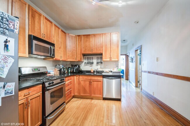 Foto del edificio - 2628 N Ridgeway Ave