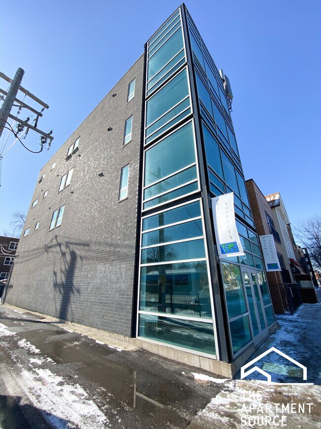 Foto del edificio - 2503 W Fullerton Ave