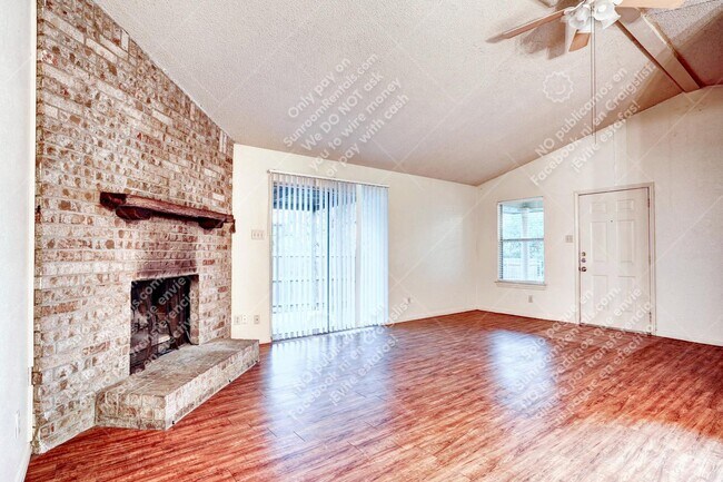 Foto del edificio - 106 Hughson Ct