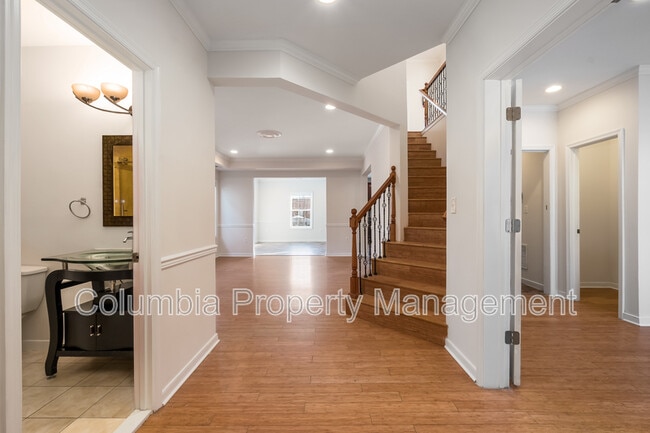 Photo - 2421 Franklin St NE House