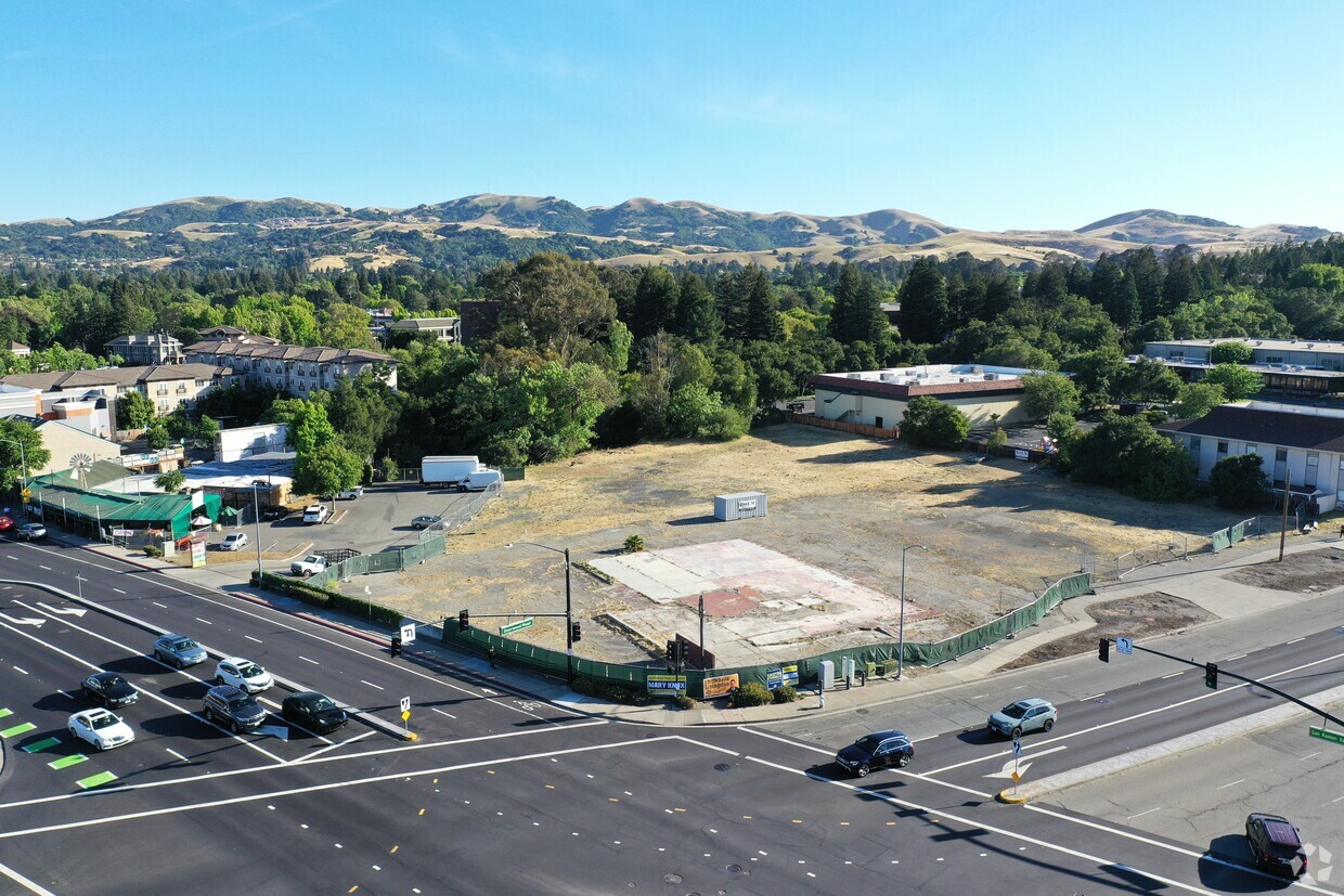 Construction May 2022 - San Ramon Valley BVD Apartments