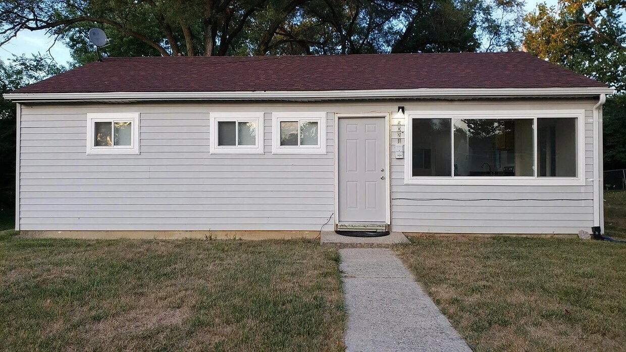Primary Photo - 5021 Marburn Ave