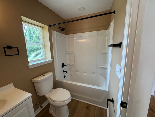 Building Photo - 5026 Young Rd