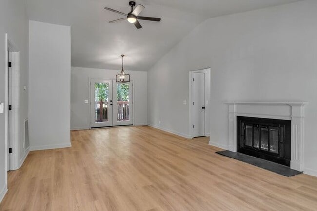 Building Photo - FOR RENT in Goodlettsville - Beautiful Renovation!