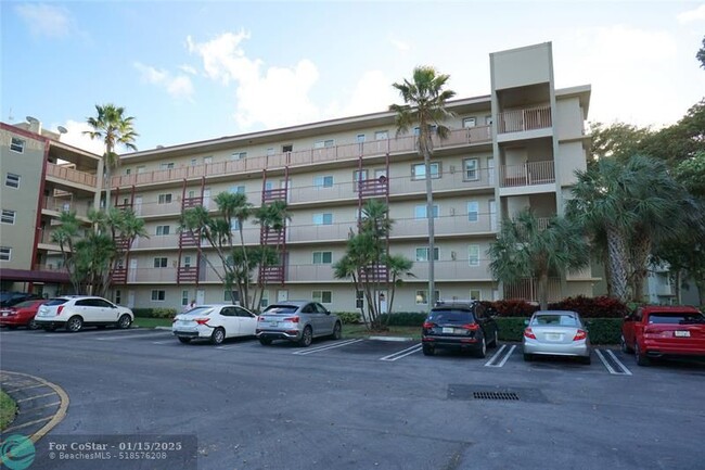 Foto del edificio - 2216 N Cypress Bend Dr