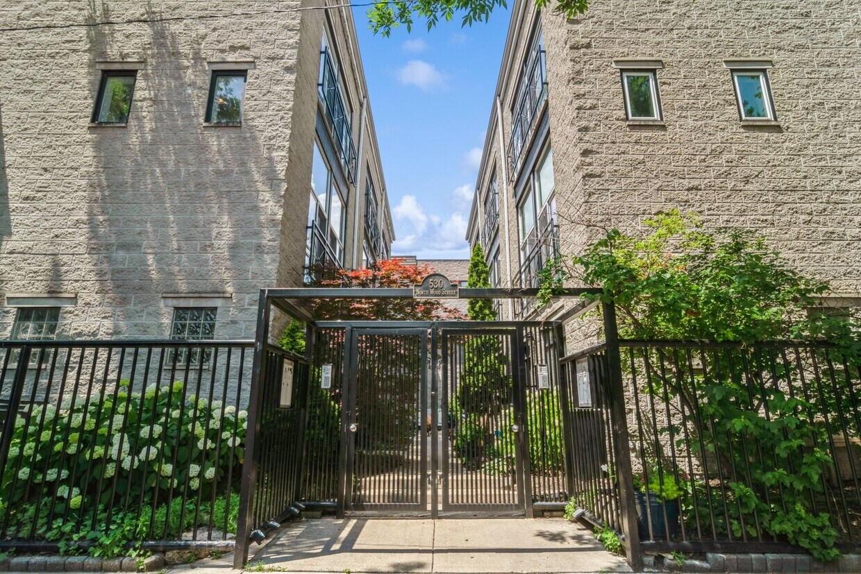 Foto principal - 530 N Wood St