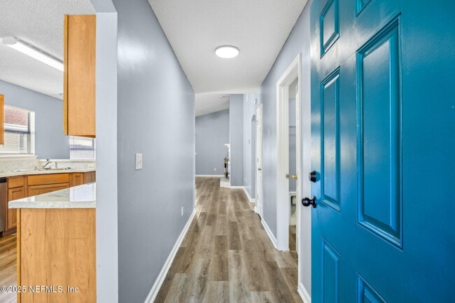 Building Photo - 8047 Beaver Creek Dr