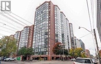 Building Photo - 701-701 King St W