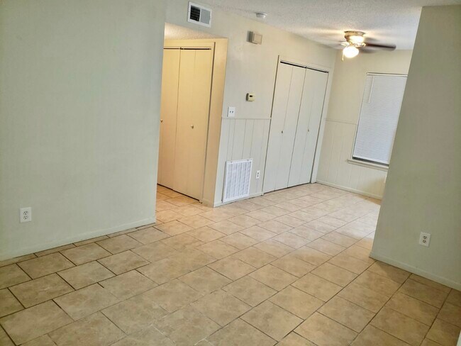 Sala de estar/comedor - 605 Lilac