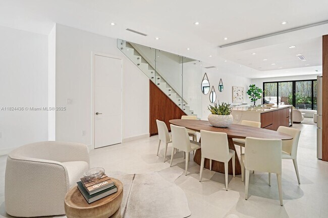 Foto del edificio - 2978 Coconut Ave