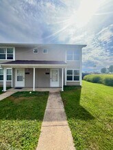 Building Photo - 154-154 Hilda Crow Dr