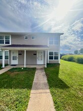 Building Photo - 154-154 Hilda Crow Dr