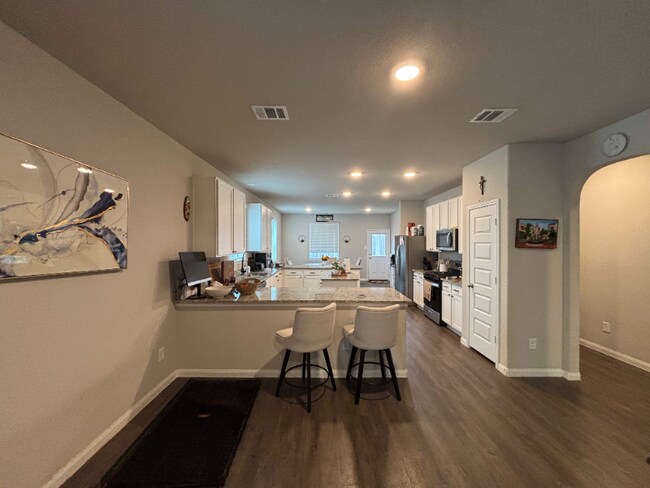 Building Photo - 14031 Chinook Dr