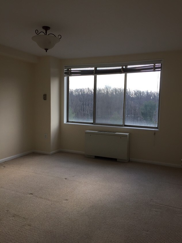 Primary Photo - 10201 Grosvenor Pl