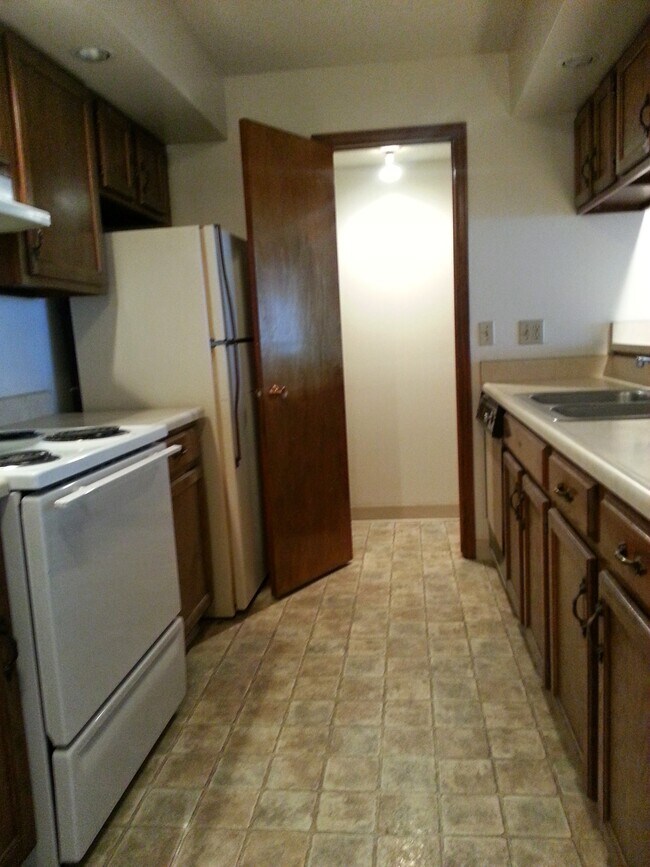 kitchen - 2935 Q St