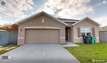 Building Photo - 2137 SE Glenrock Terrace