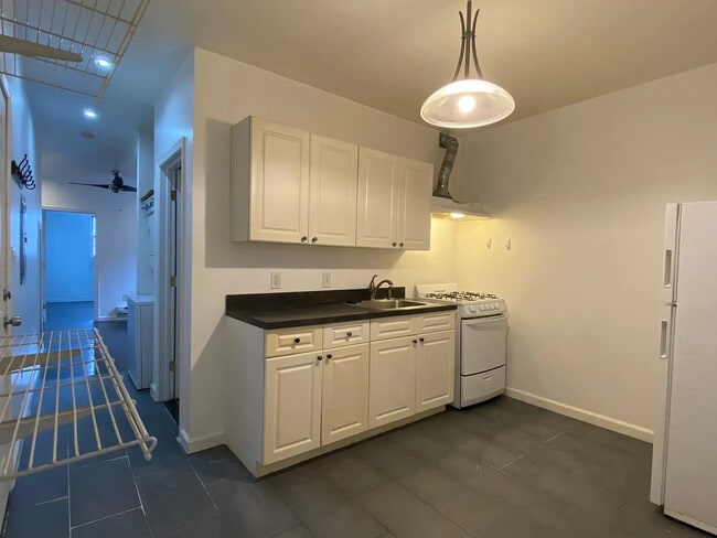 Kitchen - 2111 S 15th St Townhome