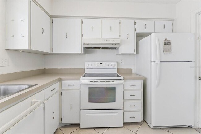 Foto del edificio - 4456 Great Lakes Dr N